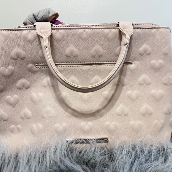 Betsey Johnson  "Sand" Heart Embossed Satchel Purse Bag - Picture 1 of 9